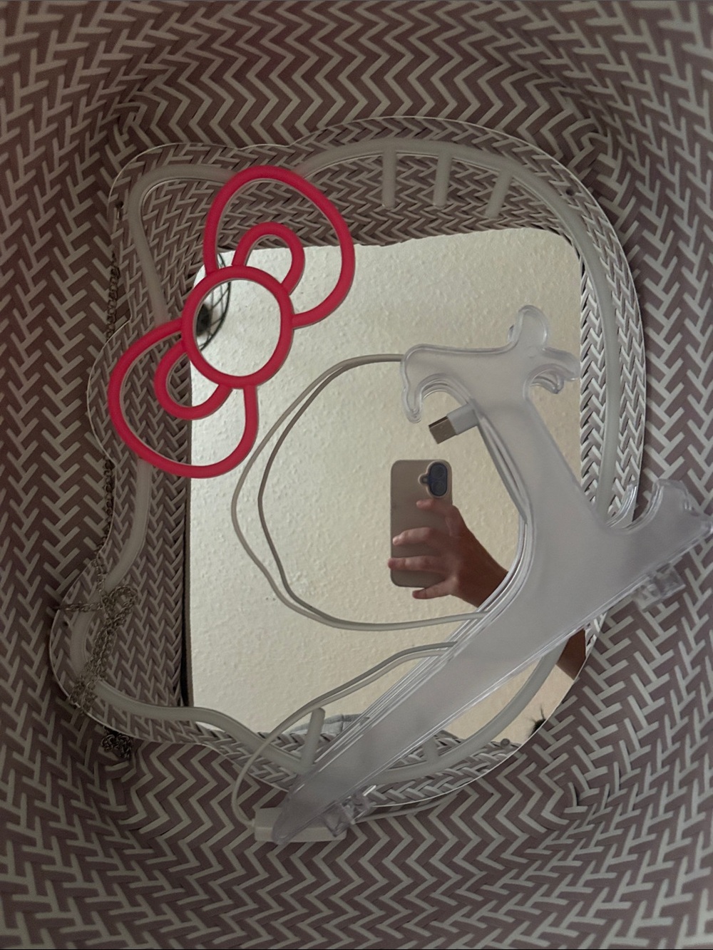Pink Hello Kitty Wall Light - - Picture 3 of 3